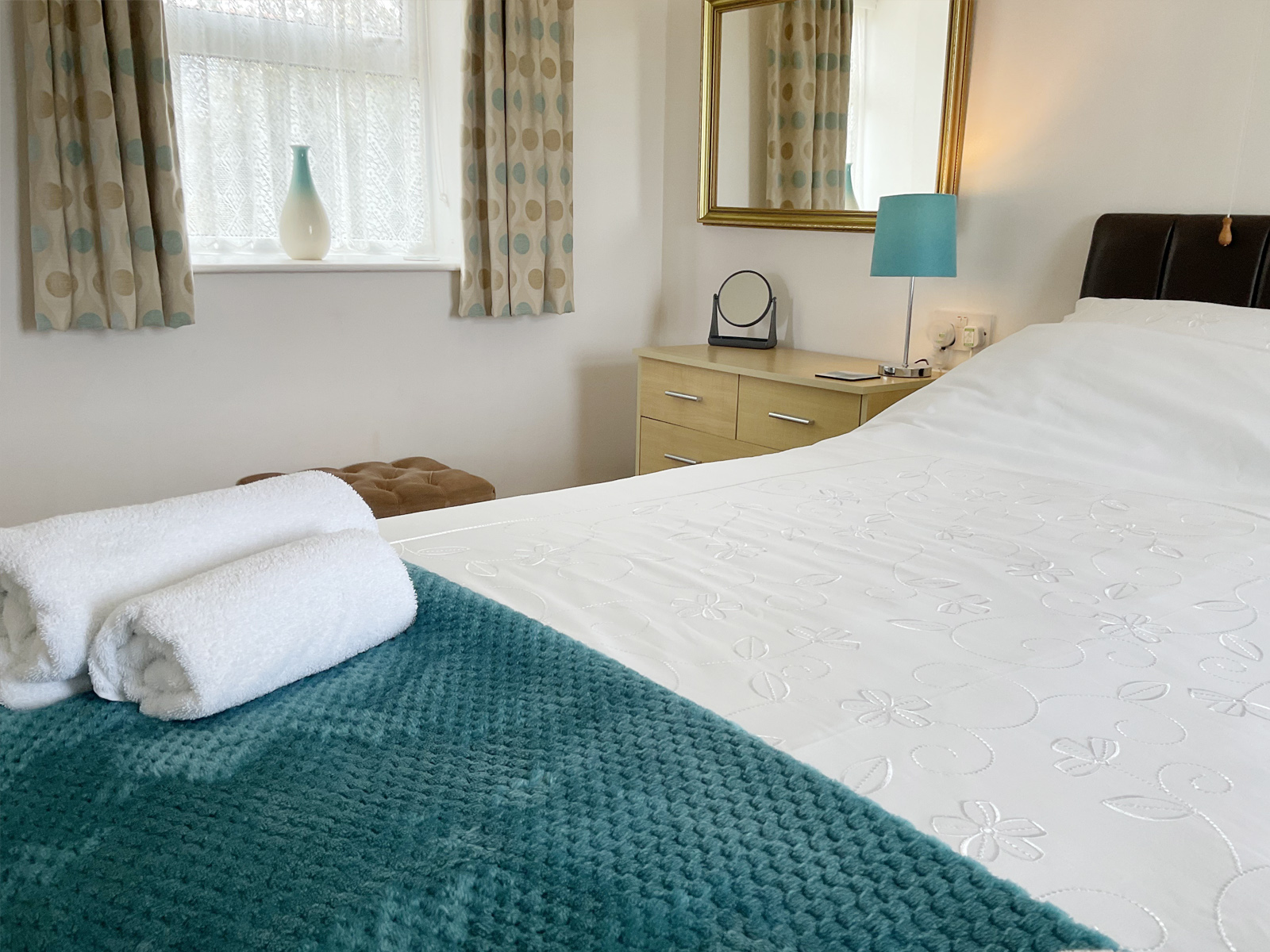 Trelawne Holiday Cottages sleeps 2 people  - Enjoy peace and quiet on the cliff tops or family fun on the nearby sandy beaches in St Ives.